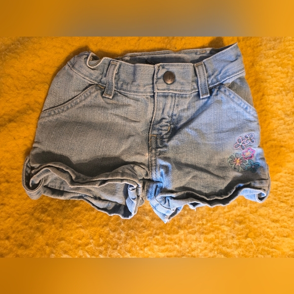 Girls shorts - Picture 2 of 3